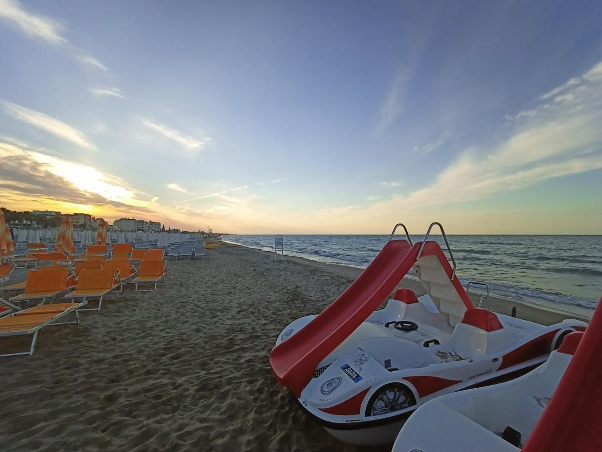 Hotel Ascot Riccione Eksteriør bilde